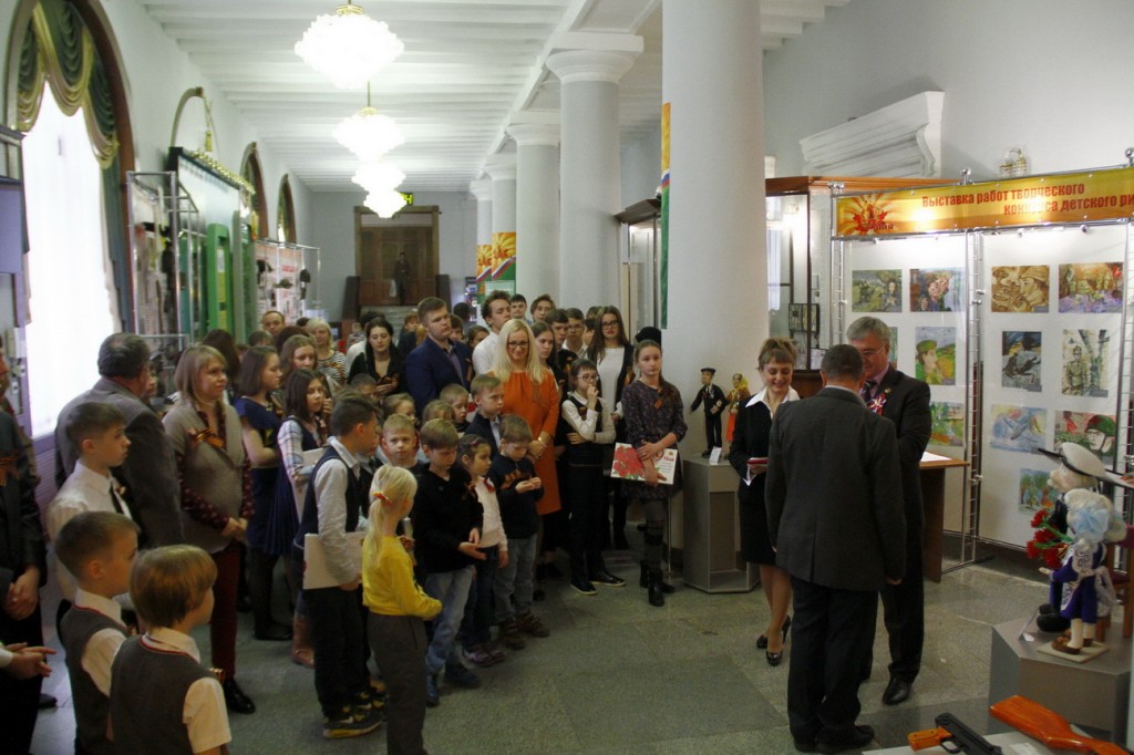 16 сентября в 9.00 в школе №1 состоится открытие передвижной выставки «Подвигом славны наши земляки», посвященной 75-летию Победы в Великой Отечественной войне 16 сентября в 9.00 в школе №1 состоится открытие передвижной выставки «Подвигом славны наши земляки», посвященной 75-летию Победы в Великой Отечественной войне
