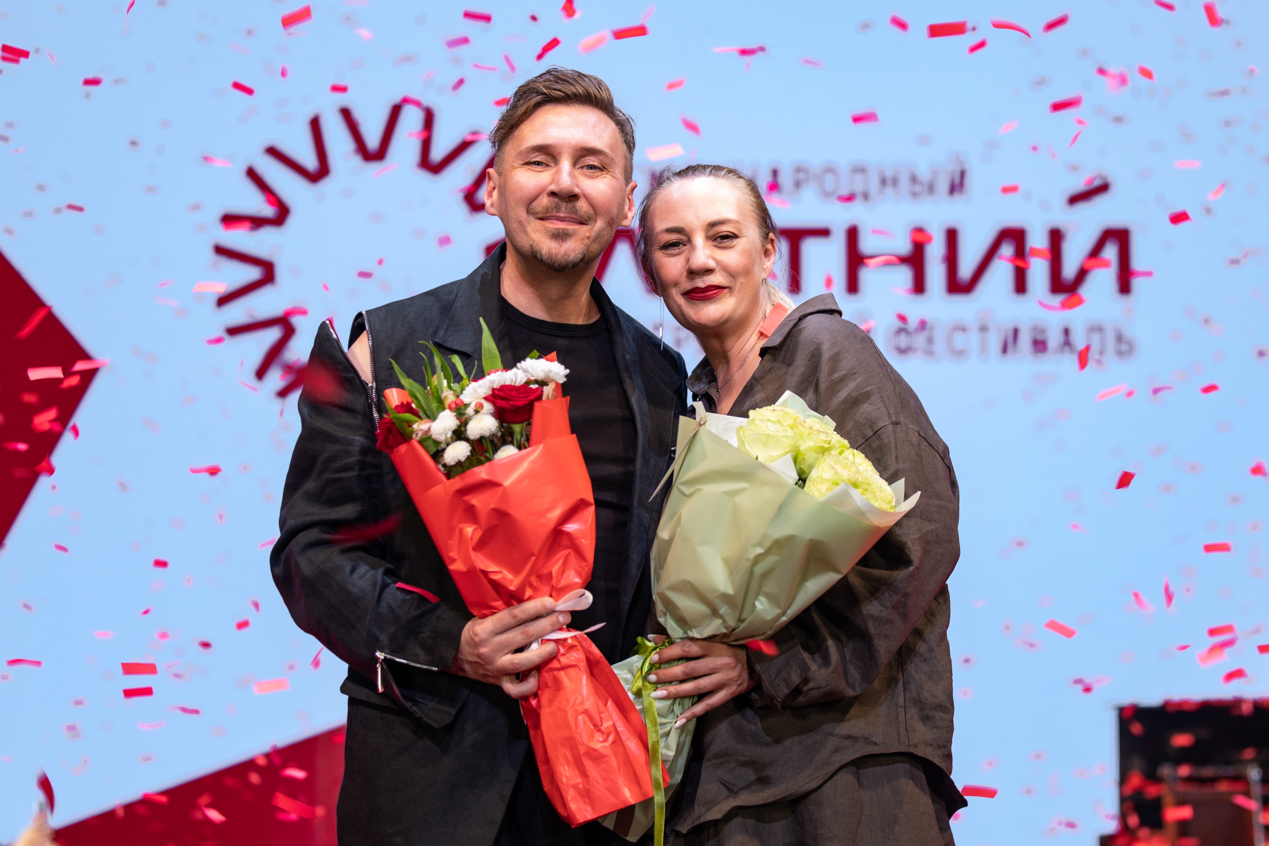 Заслуженные артисты РФ Илона Литвиненко и Андрей Ковзель - лауреаты Международного летнего театрального фестиваля в Новосибирске Заслуженные артисты РФ Илона Литвиненко и Андрей Ковзель - лауреаты Международного летнего театрального фестиваля в Новосибирске