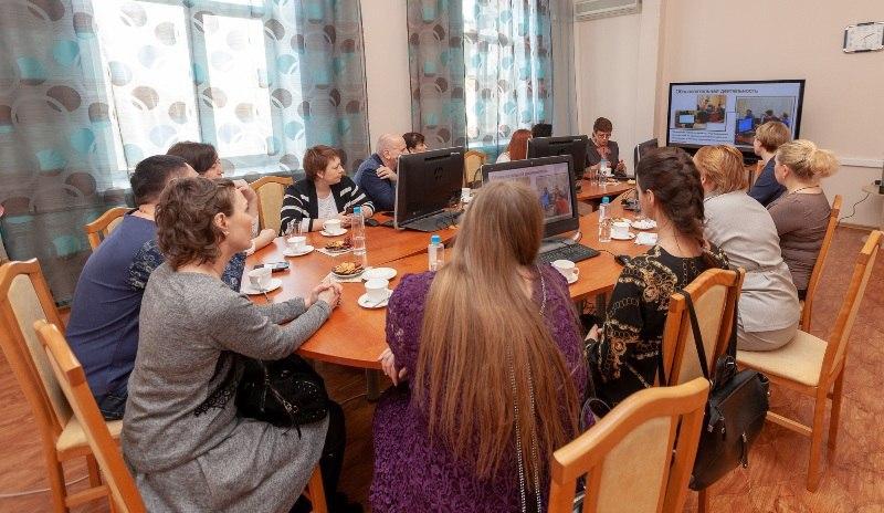 Главная библиотека Кузбасса и Кемеровский областной центра народного творчества и досуга обсудили совместные проекты Главная библиотека Кузбасса и Кемеровский областной центра народного творчества и досуга обсудили совместные проекты