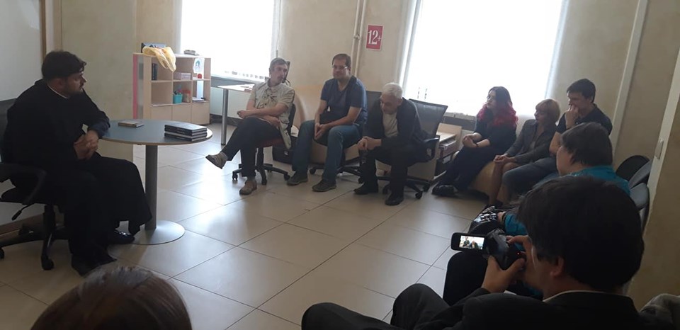 В Кемеровской областной научной библиотеке им. В.Д. Федорова работает клуб любителей фантастики «Странник» В Кемеровской областной научной библиотеке им. В.Д. Федорова работает клуб любителей фантастики «Странник»