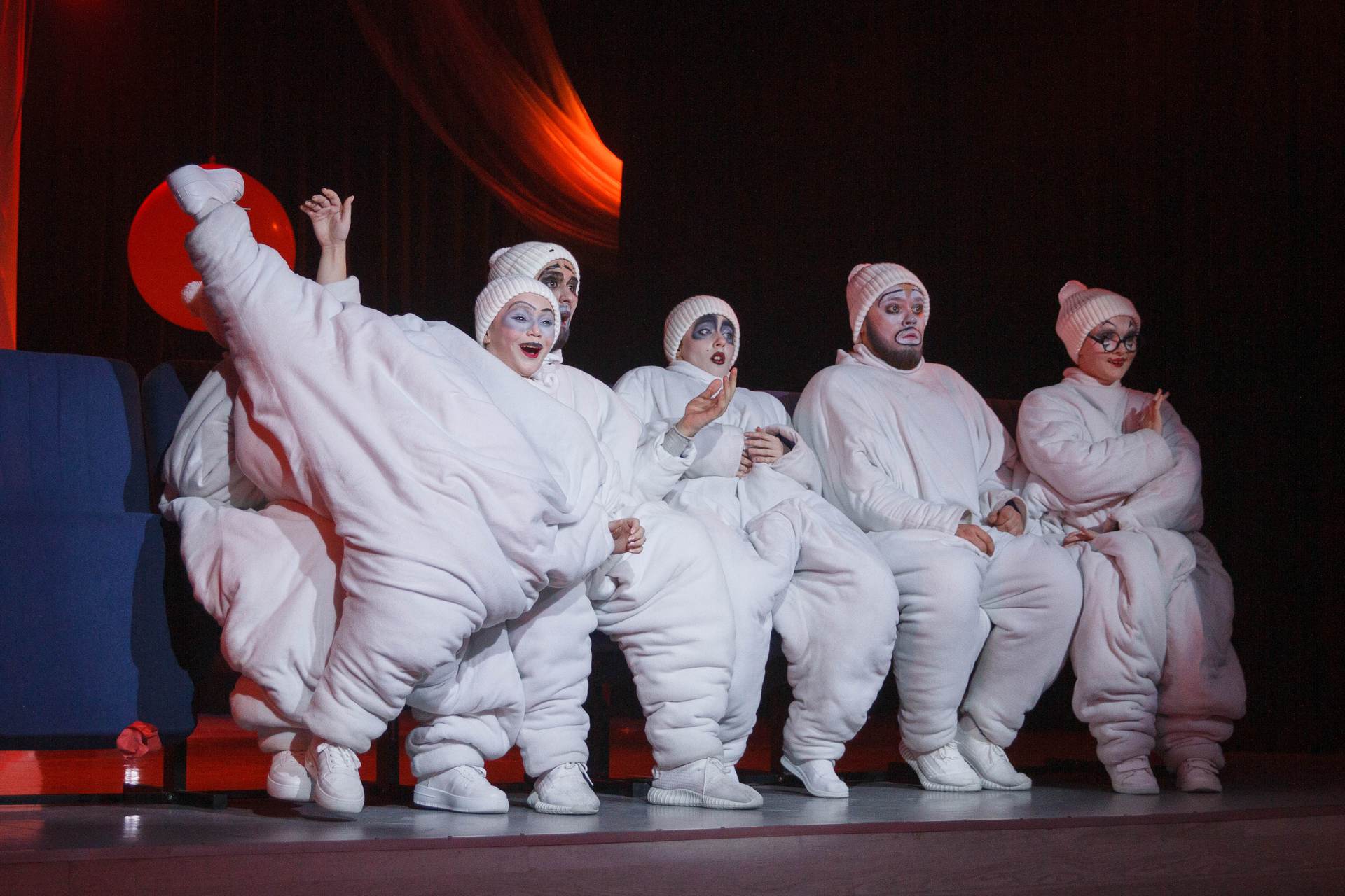 ����� 450 ���������� �� ����� 30 ��������� ������ � 4 ����� ��������� ������� XII ������������� ����������� ���������-������� ������ ������