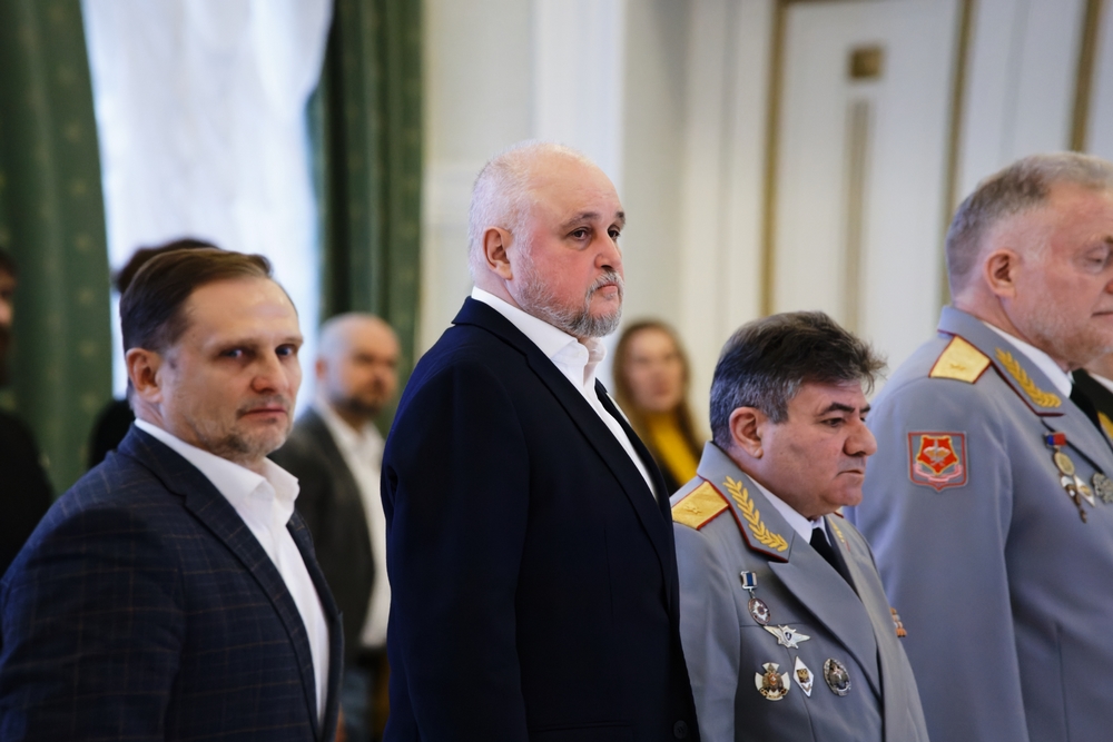 Сергей Цивилев провел торжественный прием в честь Дня защитника Отечества Сергей Цивилев провел торжественный прием в честь Дня защитника Отечества