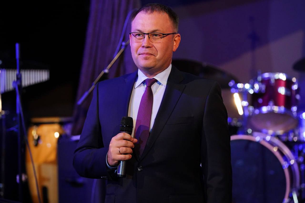 Илья Середюк поздравил Губернаторский джаз–клуб «Геликон» с 40-летием творческой деятельности Илья Середюк поздравил Губернаторский джаз–клуб «Геликон» с 40-летием творческой деятельности