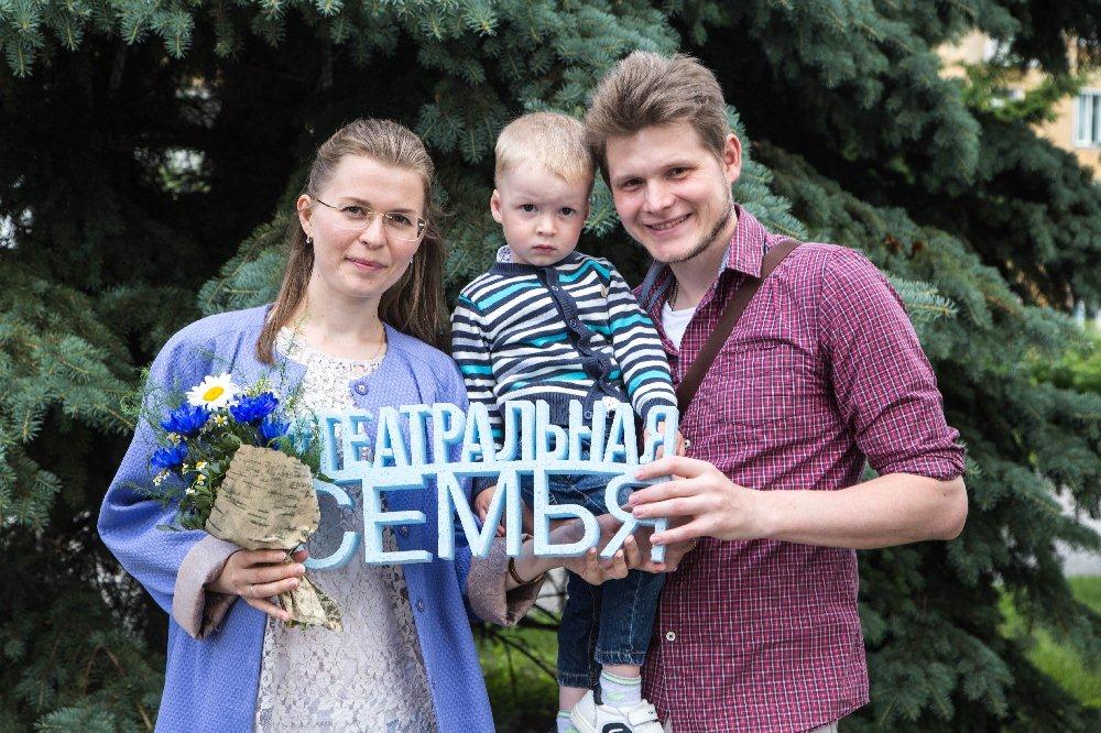 8 июля в 17:00 театральная гостиная народной артистки России Лидии Цукановой превратится в «семейный театр» 8 июля в 17:00 театральная гостиная народной артистки России Лидии Цукановой превратится в «семейный театр»