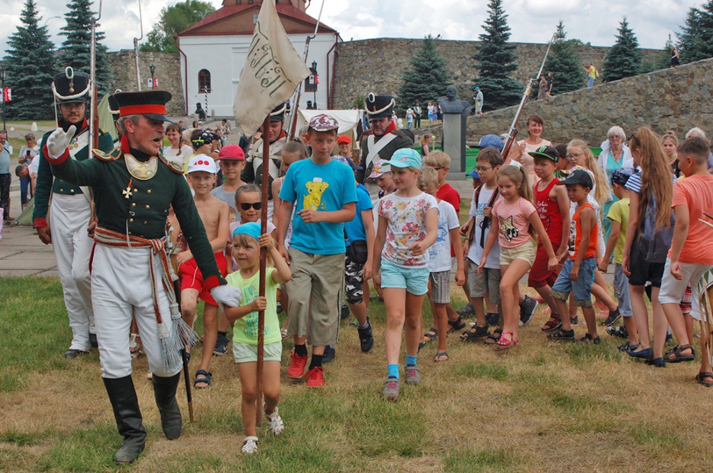 07 июля 2019 года в рамках празднования Дня города в музее-заповеднике «Кузнецкая крепость» (г. Новокузнецк, пр. Крепостной, 1) состоится III военно-исторический фестиваль «Кузнецкий фронтир». 07 июля 2019 года в рамках празднования Дня города в музее-заповеднике «Кузнецкая крепость» (г. Новокузнецк, пр. Крепостной, 1) состоится III военно-исторический фестиваль «Кузнецкий фронтир».