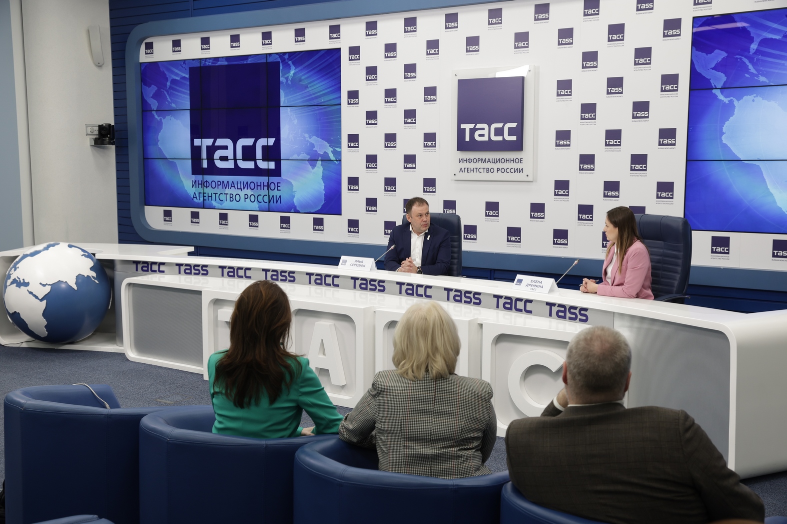 Илья Середюк рассказал о подготовке Кузбасса к празднованию 80-летия Победы Илья Середюк рассказал о подготовке Кузбасса к празднованию 80-летия Победы
