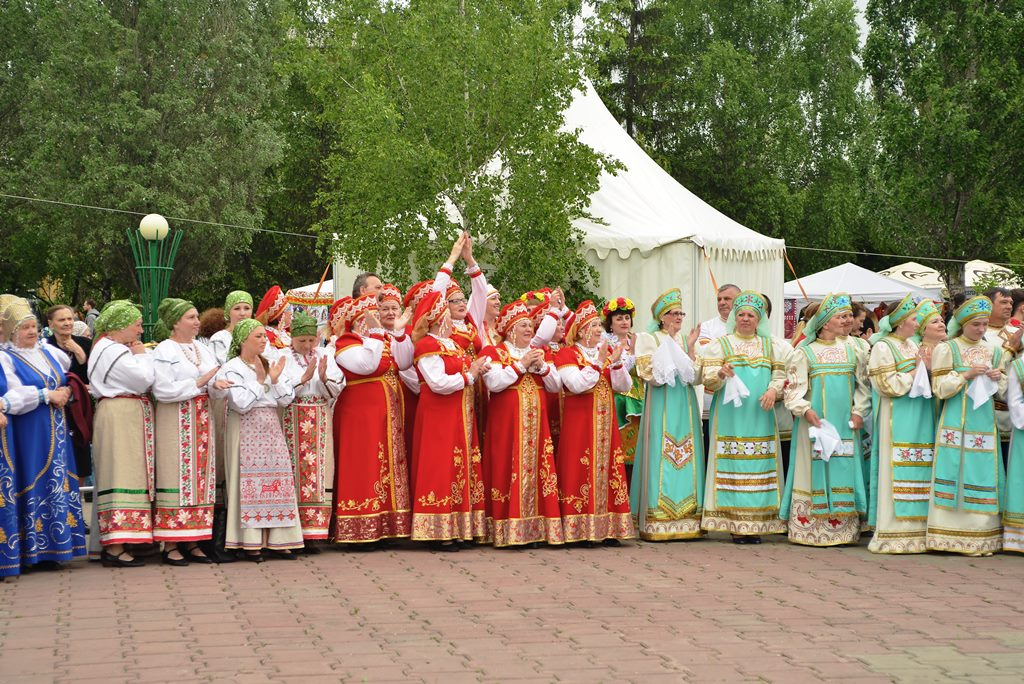 Кузбасский ансамбль песни и танца «Вотчина» - лауреат I степени юбилейного XV Всероссийского фестиваля-конкурса народных хоров и ансамблей «Поет село родное» Кузбасский ансамбль песни и танца «Вотчина» - лауреат I степени юбилейного XV Всероссийского фестиваля-конкурса народных хоров и ансамблей «Поет село родное»