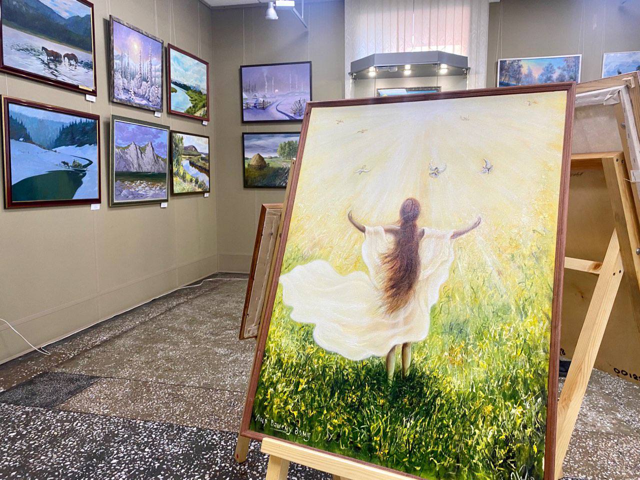 Выставка «Художники КуZбасса — Донбассу!» открылась в Прокопьевске Выставка «Художники КуZбасса — Донбассу!» открылась в Прокопьевске